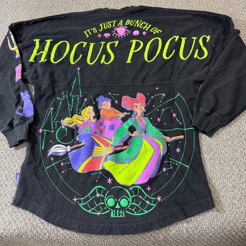 Disney Parks 2021 Hocus Pocus Glow in the Dark Spirit Jersey Crewneck Size XS